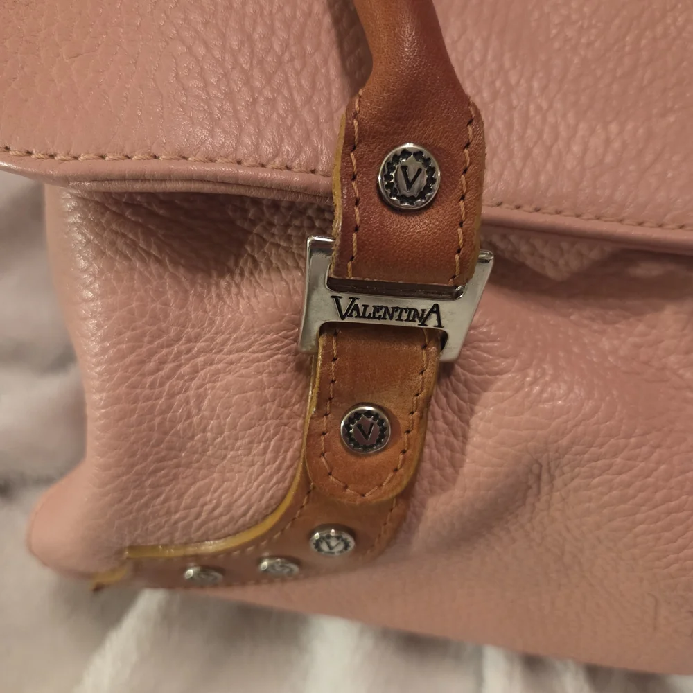 Valentina Pink Leather Barrel Style Shoulder Bag...EUC - Picture 3 of 11